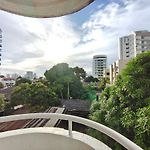 Comodo apartamento cerca al aeropuerto y la playa