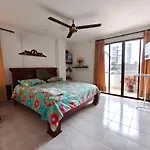 Comodo apartamento cerca al aeropuerto y la playa